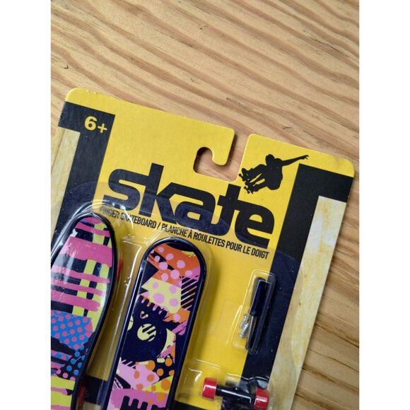 Skate Finger Skateboard Collectible Set 4 Pack - Picture 10 of 10